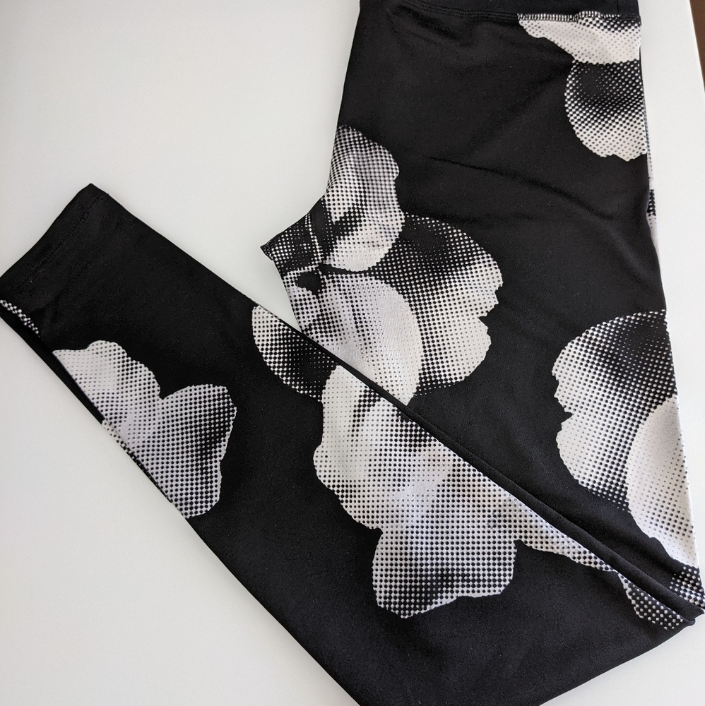 Forever 21 workout legging. Size small.